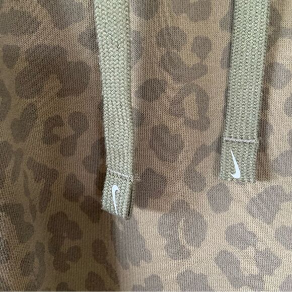 NIKE Women’s Get Fit Pullover Green Leopard Cropped Training Hoodie Size XS - Picture 6 of 14